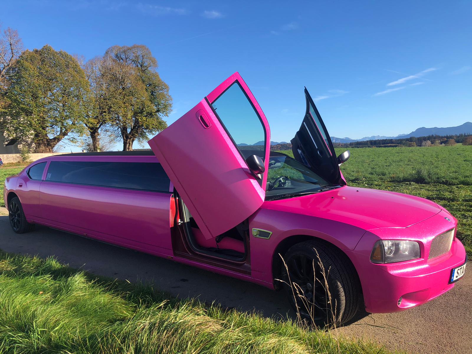 Glitzer Pinke Stretchlimousine von JM Limousinen Oberland